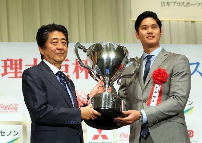 岸信千世氏　公式サイトがまた物議…個人情報を入力しないと入れない