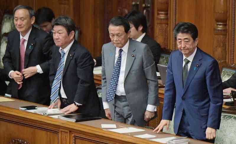 岸信千世氏　公式サイトがまた物議…個人情報を入力しないと入れない