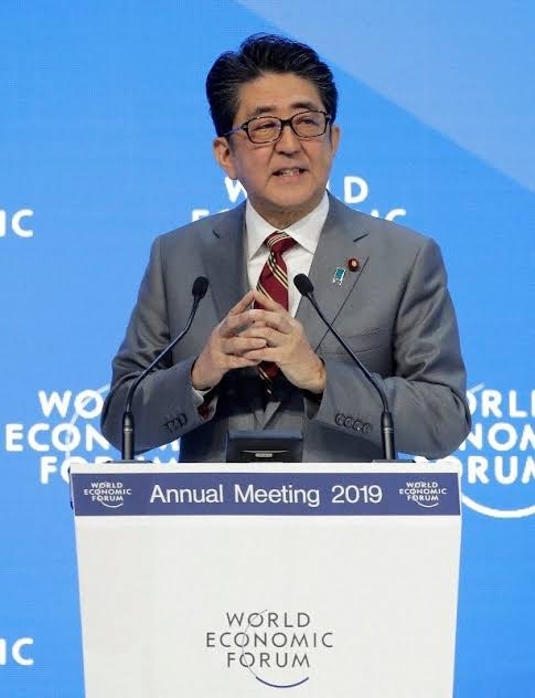 岸信千世氏　公式サイトがまた物議…個人情報を入力しないと入れない