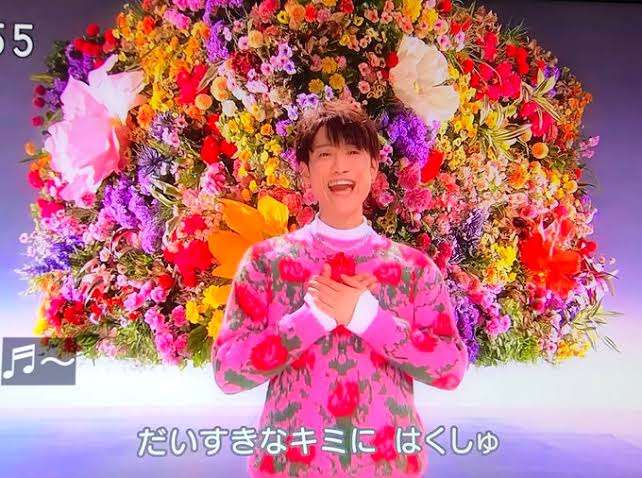 なんだこの衣装…となった芸能人の衣装