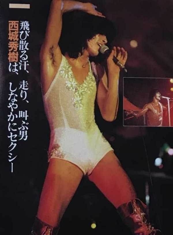 なんだこの衣装…となった芸能人の衣装