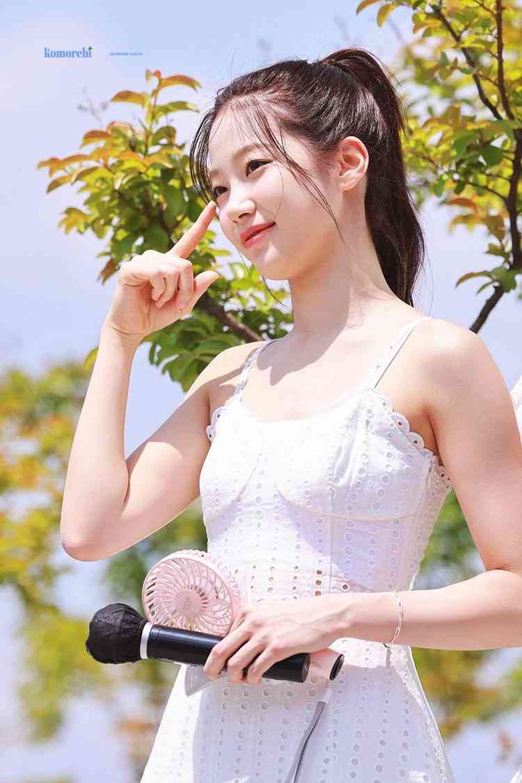 なんだこの衣装…となった芸能人の衣装