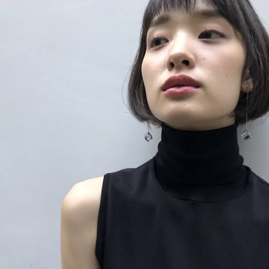 石田純一の愛娘・すみれは２歳下の剛力彩芽を「すごい上だと思っちゃってました」