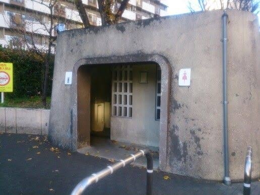 お化けが出そうな場所