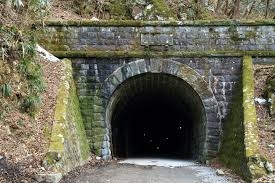 トンネルが怖い