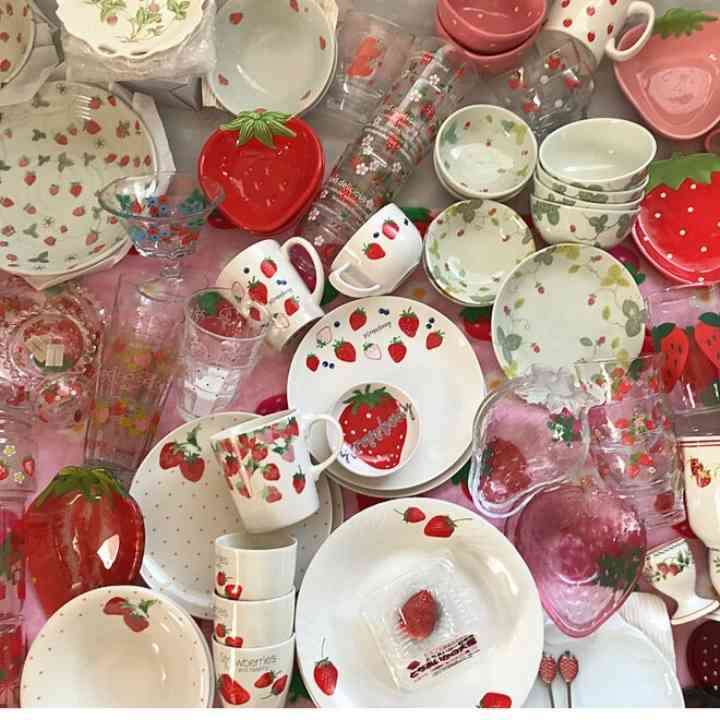 いちごグッズが見たい🍓
