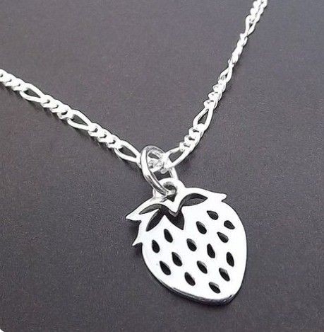 いちごグッズが見たい🍓