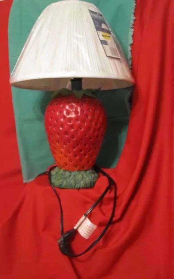 いちごグッズが見たい🍓