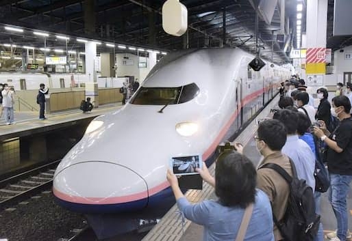 「撮ったらどけよ!」「下がれ」撮り鉄約30人が駅で罵声 京急は対応苦慮「終わると逃げて行った」