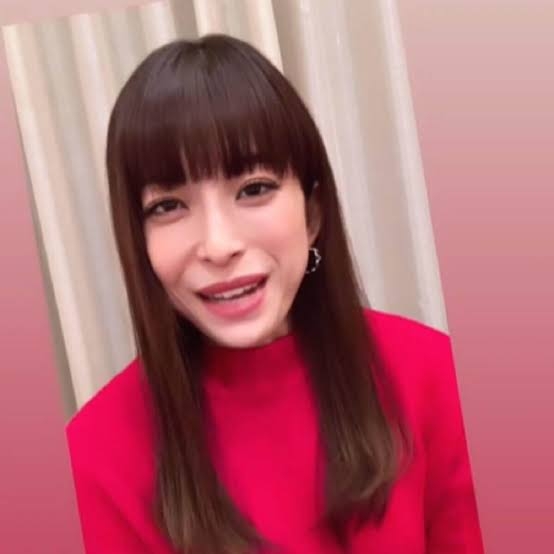 上原多香子　沖縄で美容家に転身した最新姿、美容エステで活動中　今井絵理子議員とランチ