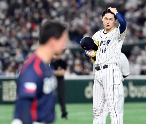 【WBC】佐々木朗希が死球のおわびに両手いっぱいのお菓子「なんというジェントルマン」チェコ監督感激