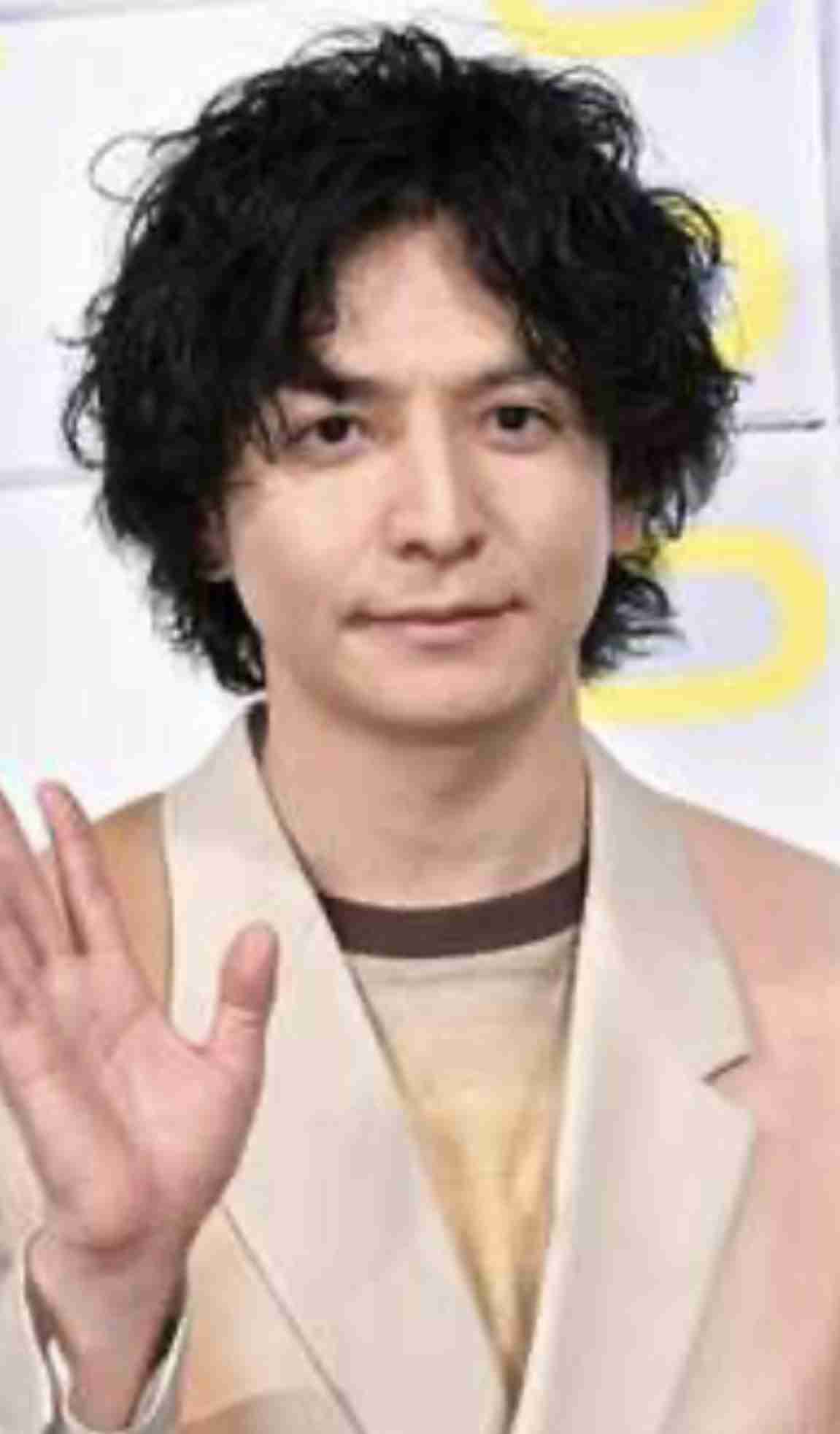 加害が明るみに……それでも崇拝され 日本ポップス界の「捕食者」