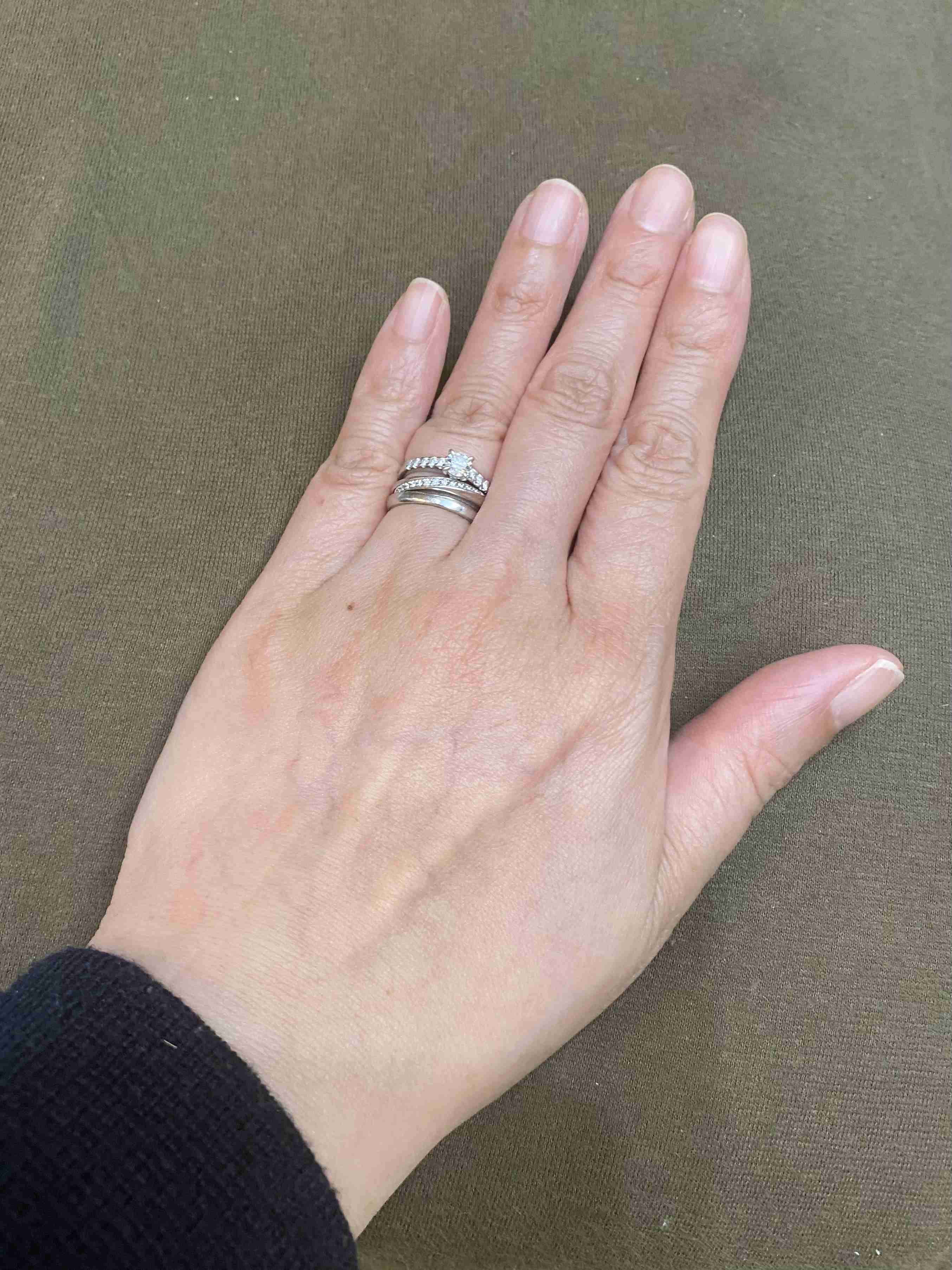 みんなの婚約指輪見せて！(結婚指輪も可)