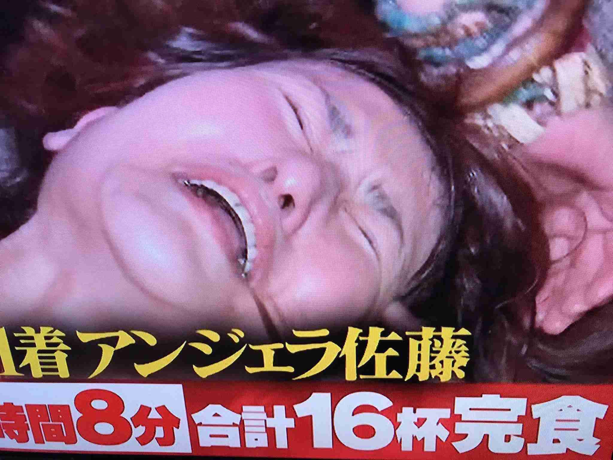 フォロワー190万超YouTuber、過食嘔吐の苦しみ告白　「周りに細い子しかいなかったから...」涙で語る