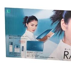 懐かしい感じがするメイクやファッション