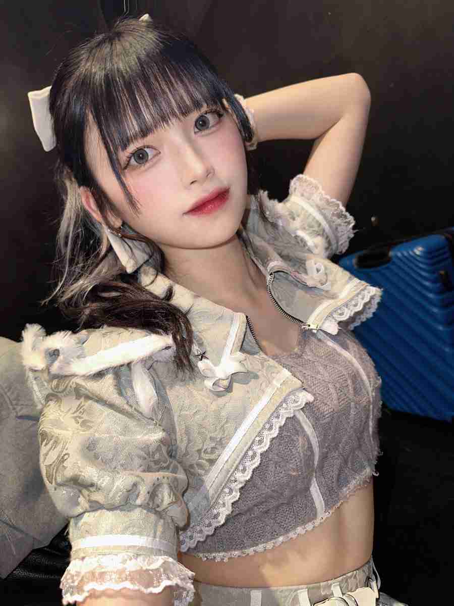 人気アイドル「電車内で騒ぐ」プライベート動画拡散を謝罪　「イチャイチャ＆手繋ぎ」疑惑は否定