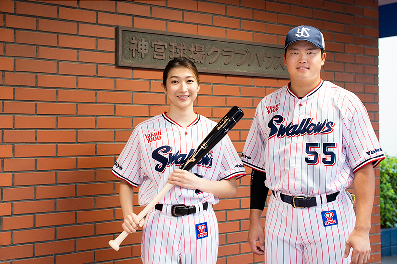 村上宗隆 女子ゴルフ原英莉花と真剣交際!個室で密会の鉄壁ガード