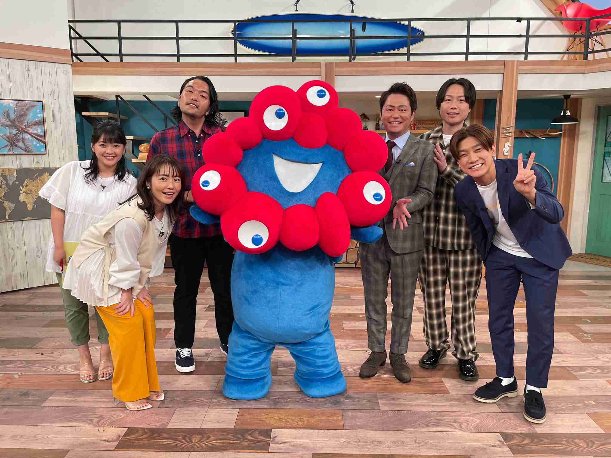 人気キャラ「ミャクミャク」　公式グッズ発売へ