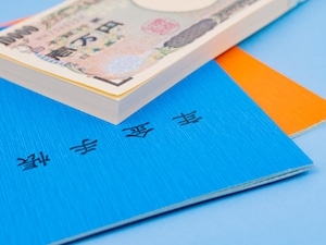 増加する単独高齢女性とその暮らし…平均年収は男性より約70万円低く、3割が年収150万円未満