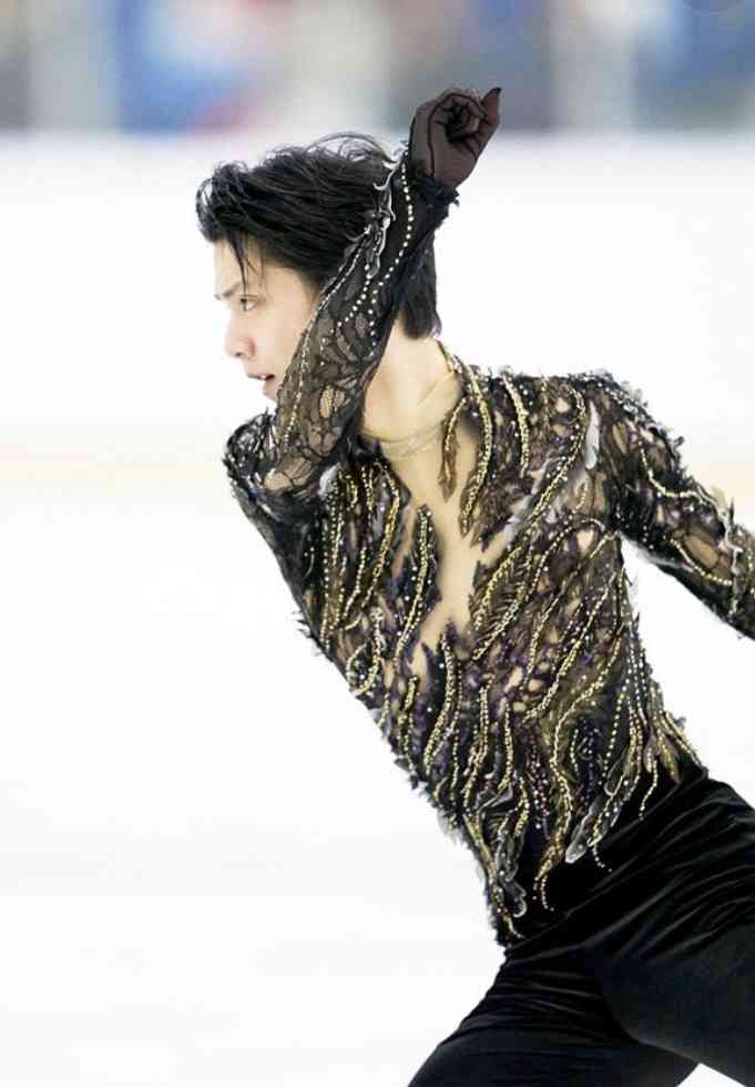 羽生結弦の1枚の写真が、アメリカの葛飾北斎展で飾られる。その理由がエモかった。