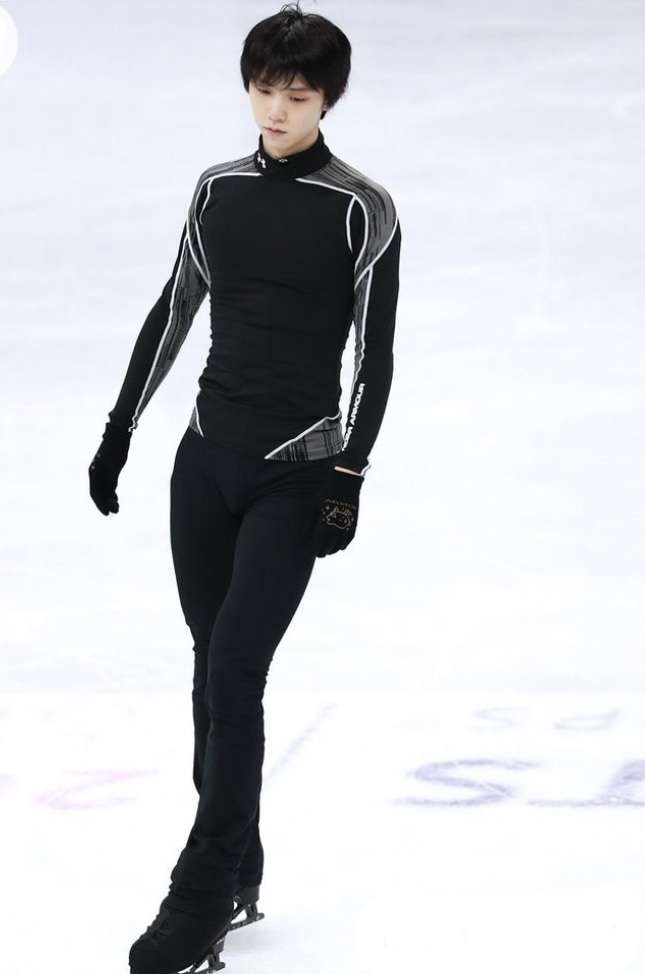 羽生結弦の1枚の写真が、アメリカの葛飾北斎展で飾られる。その理由がエモかった。