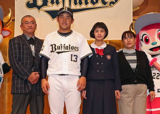 「超絶美少女」「めちゃ可愛い」と話題の侍J宮城大弥の妹 大手芸能プロからオファー来た!「あら~」