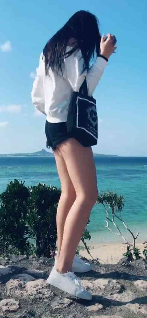 冨永愛、脚長すぎて衝撃　「どうなってんの!?」「脚が本体!!」ネットざわつく