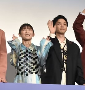 中村倫也、水卜アナとの結婚発表後初の公の場 会場から拍手&祝福に笑顔「ありがとうございます」