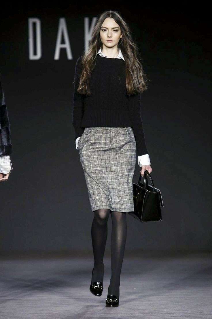ランウェイの服の画像 街中で着て歩ける服 歩けない服を貼るトピ