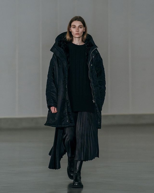 ランウェイの服の画像 街中で着て歩ける服 歩けない服を貼るトピ