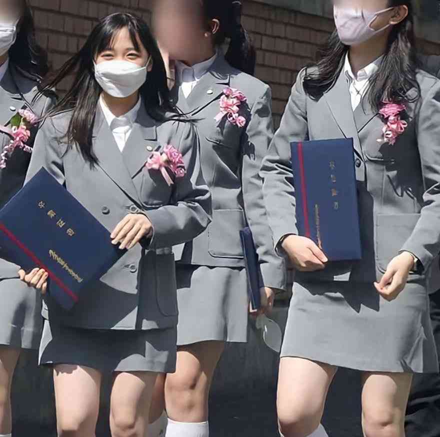 櫻坂46、3期生11人が出そろう ラストは京都出身18歳の山下瞳月