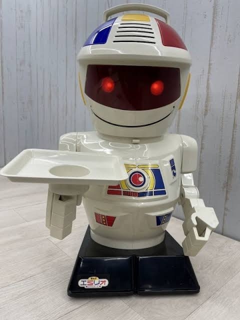 製造主に感謝！　岡山のお好み焼き店で長年働く「配膳ロボ」が時代を先取りしすぎてる