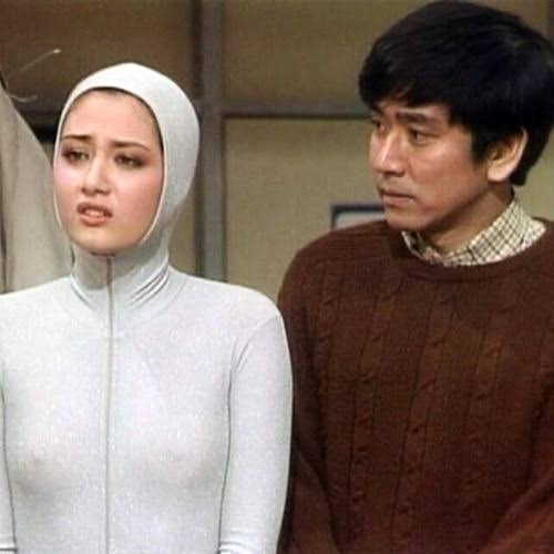 なんだこの衣装…となった芸能人の衣装