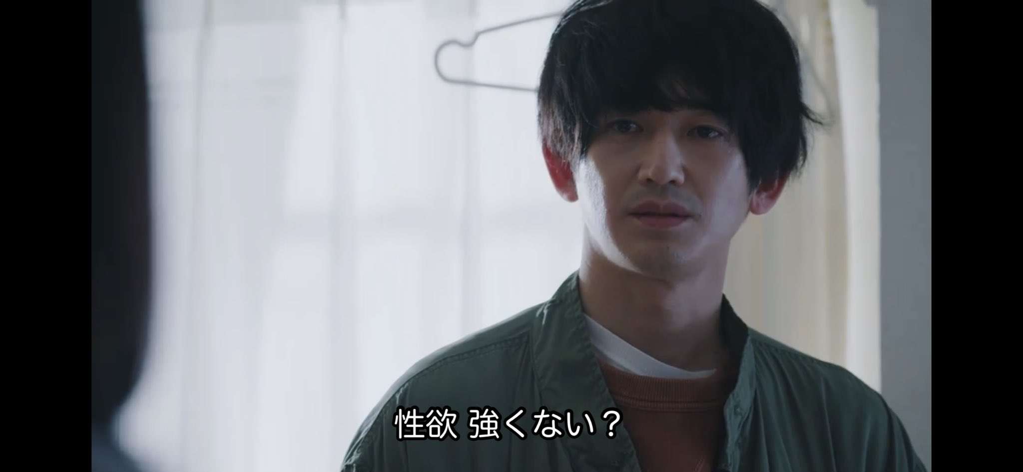 「見たいな。Aさんの胸」テレビ番組に引っ張りだこの安全保障専門家が人妻に送った「卑猥メール」