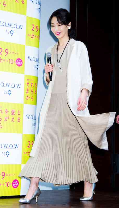 40代でもモテまくる女性の特徴、男性を夢中にする“女性らしさ”とは