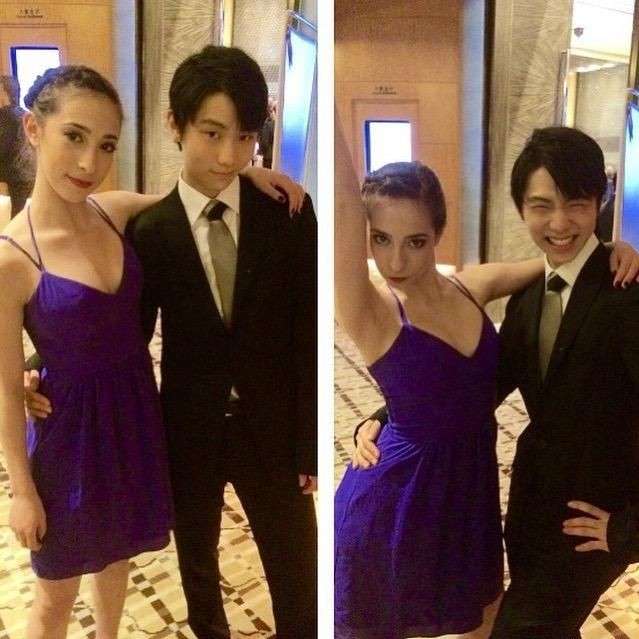 羽生結弦、黒柳徹子の前で自然にひざまずく姿に「王子様」「素敵すぎる!」と反響
