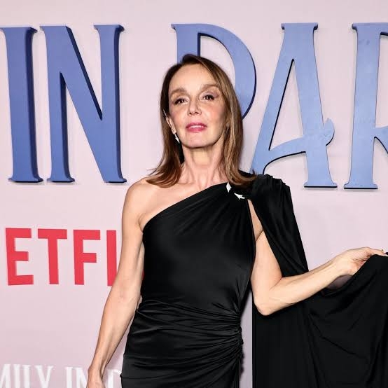 『恋人たちの予感』メグ・ライアンが久々に公の場に！すぐさまネットで注目を浴びる「顔に何をした？」「本当にメグ・ライアン？」