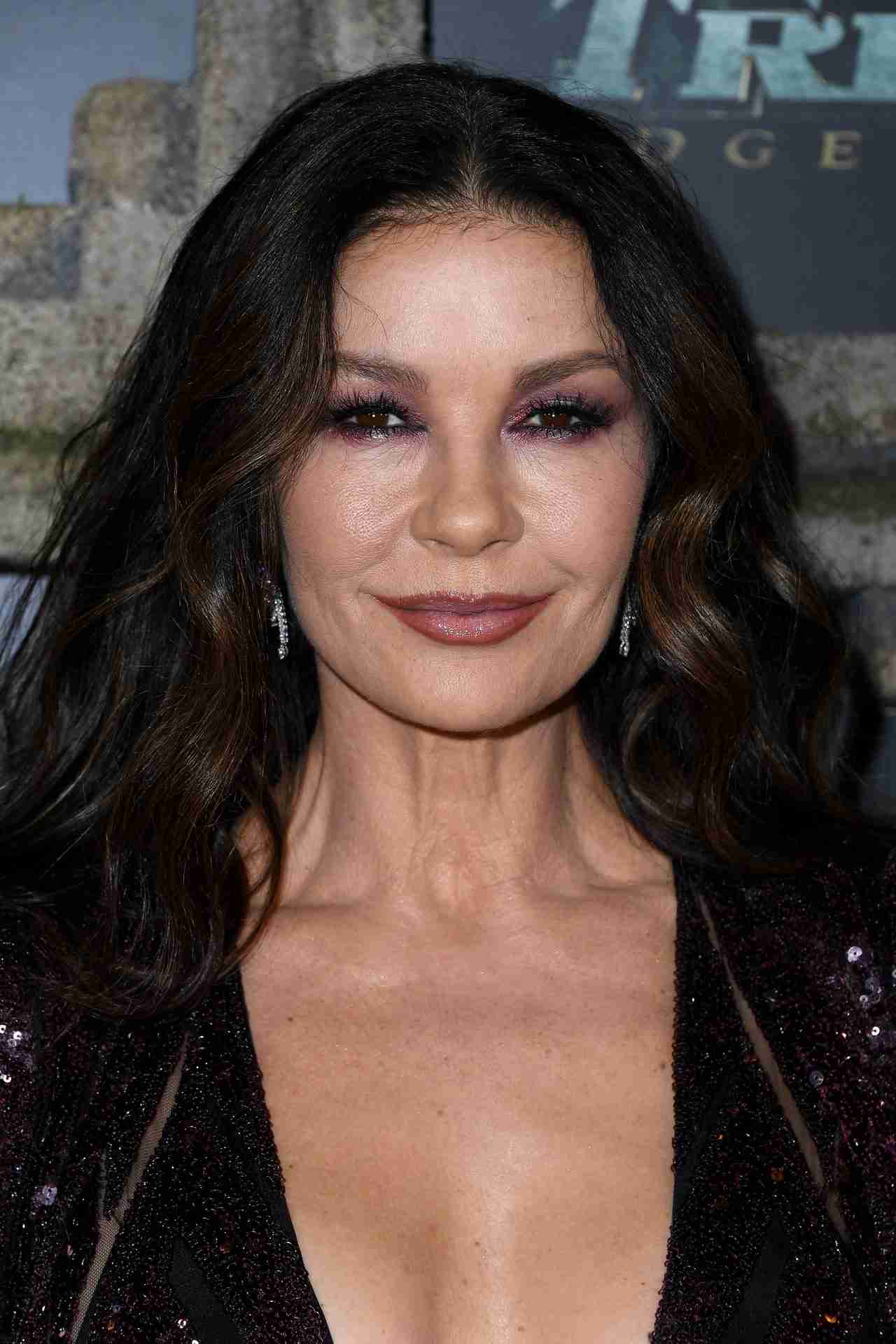 『恋人たちの予感』メグ・ライアンが久々に公の場に！すぐさまネットで注目を浴びる「顔に何をした？」「本当にメグ・ライアン？」