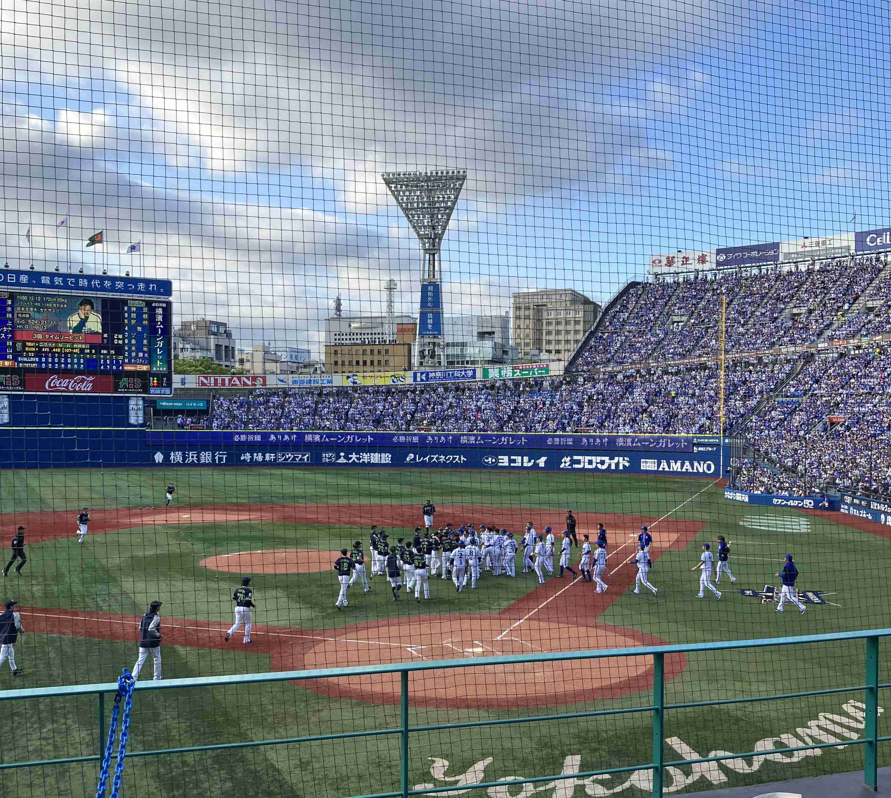 DeNA-ヤクルトが警告試合 死球の宮崎激怒で一触即発の乱闘騒ぎ 関根がマウンドに詰めよる