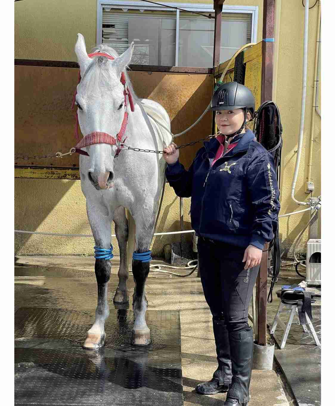 「痩せたねー!」華原朋美、乗馬ルックの近影に反響 今春“約30キロの減量”成功を報告