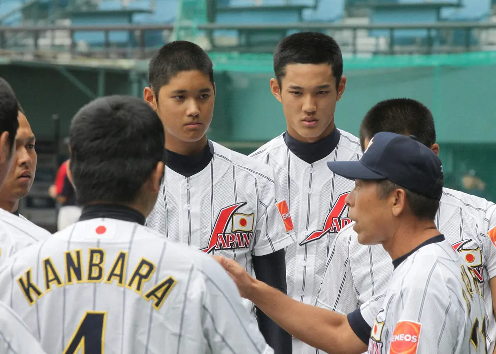 劇的メジャー初勝利の藤浪晋太郎はロッカーで「ビールかけ」の祝福を受けていた…延長10回スクランブル登板で満塁を無失点