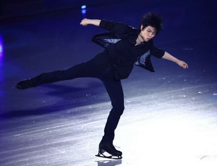 羽生結弦の1枚の写真が、アメリカの葛飾北斎展で飾られる。その理由がエモかった。
