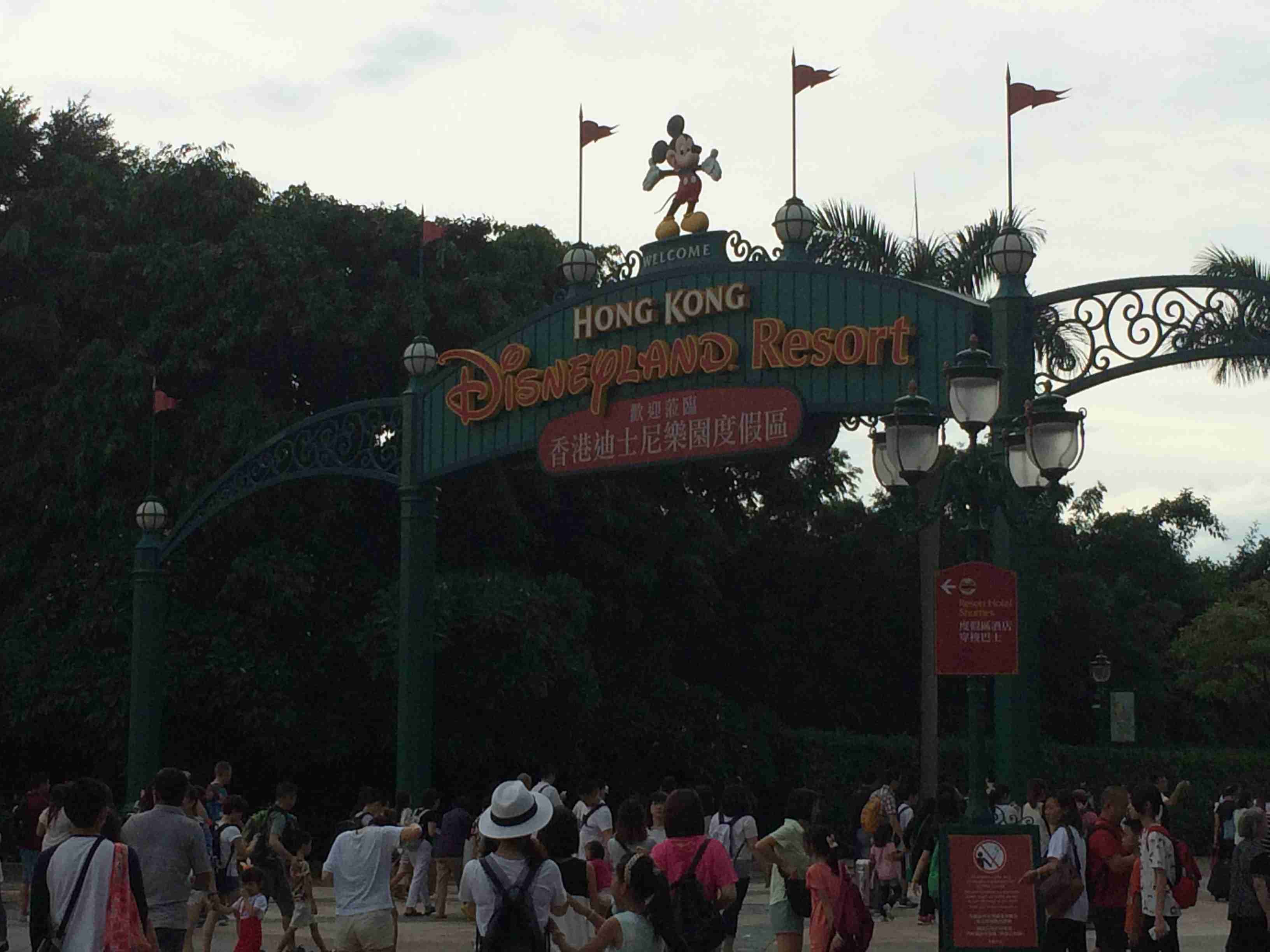 海外のディズニー行ったことある人！