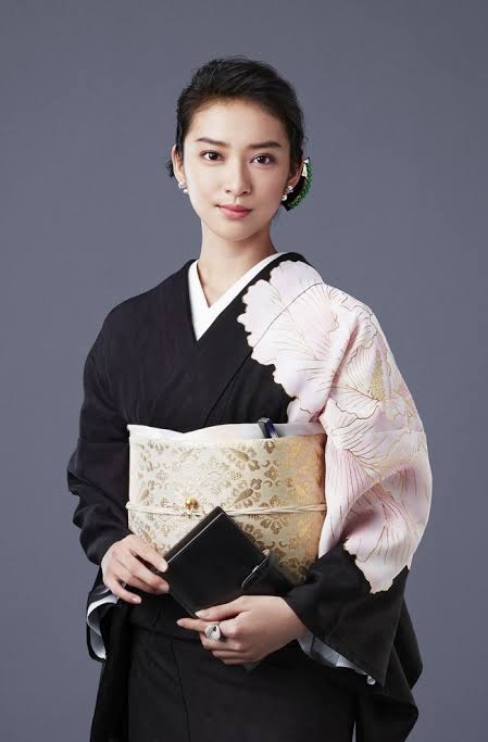 着物姿が美しい有名人