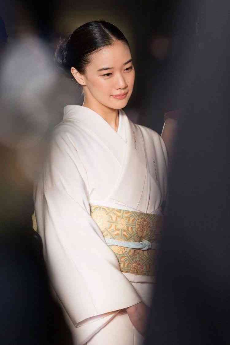 着物姿が美しい有名人