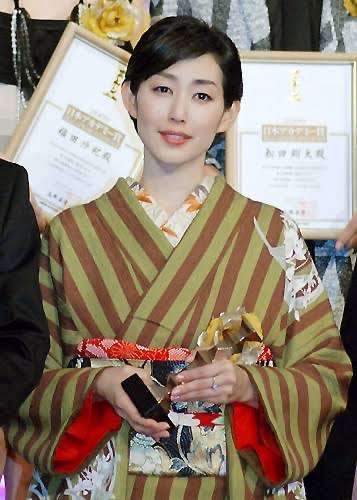 着物姿が美しい有名人