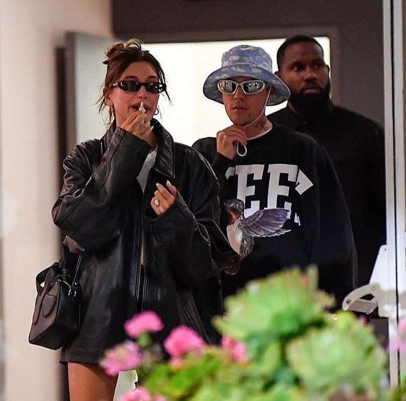 ジャスティン・ビーバーの妻、“心臓手術”成功に感謝