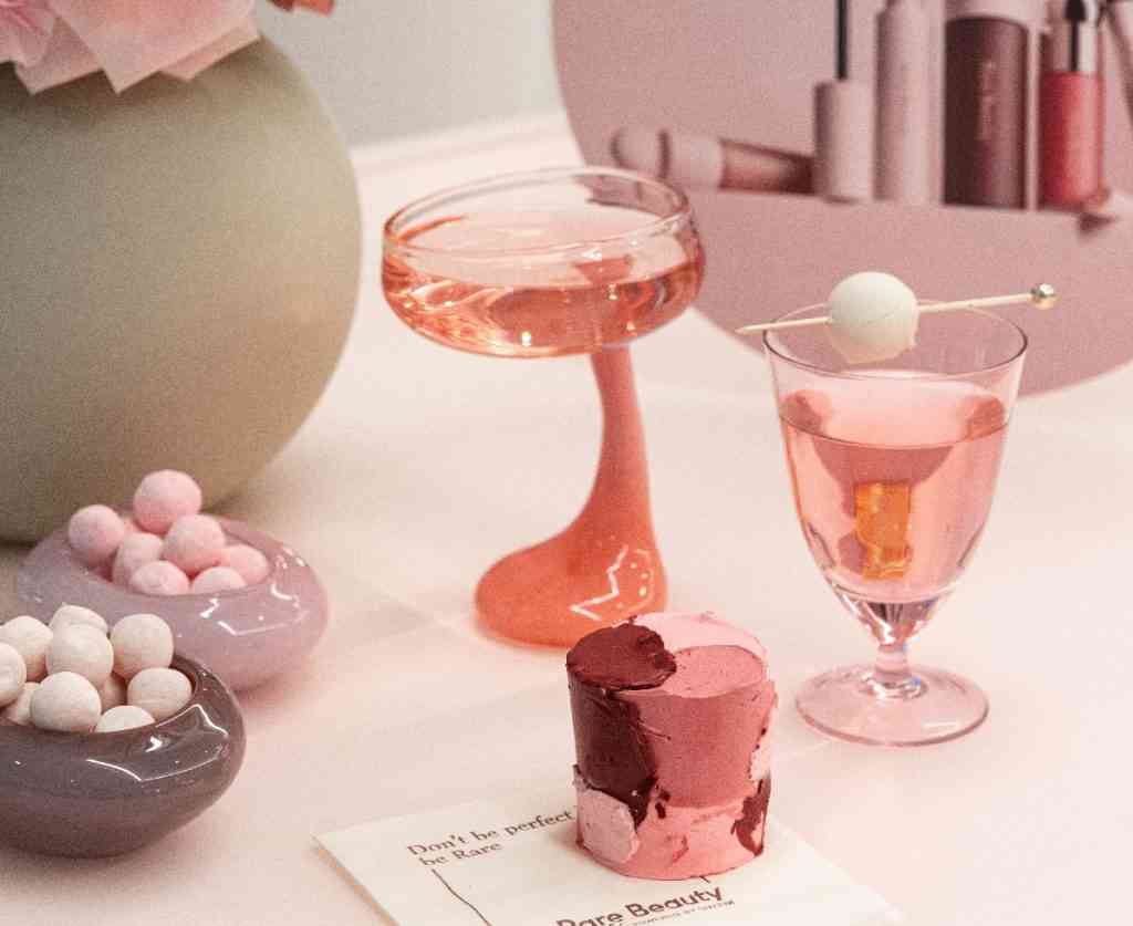 ジャスティン・ビーバーの妻、“心臓手術”成功に感謝