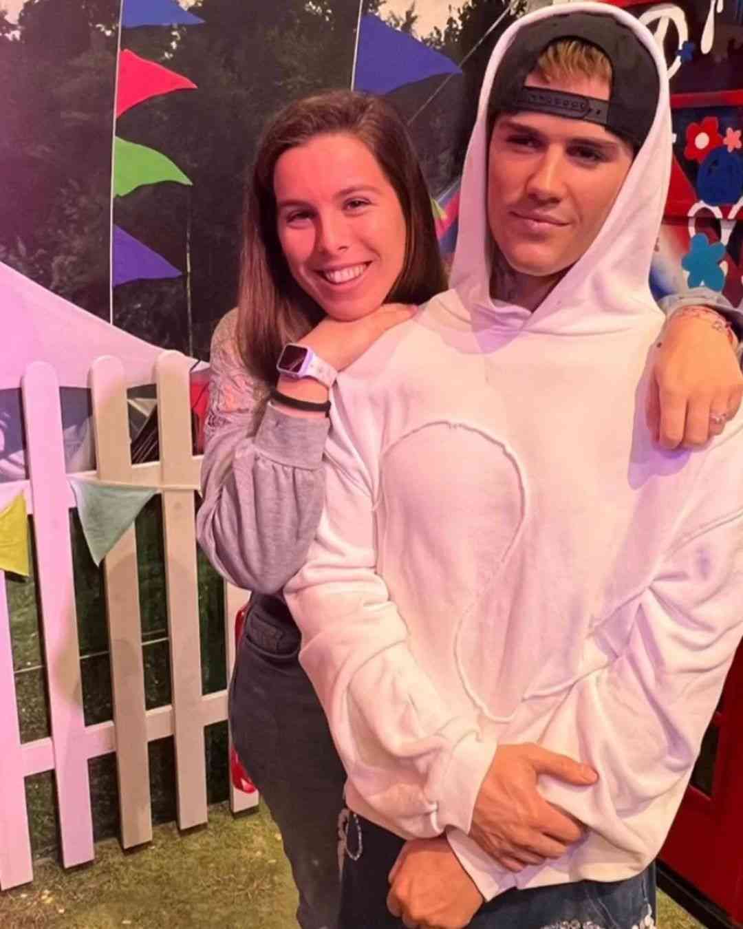 ジャスティン・ビーバーの妻、“心臓手術”成功に感謝