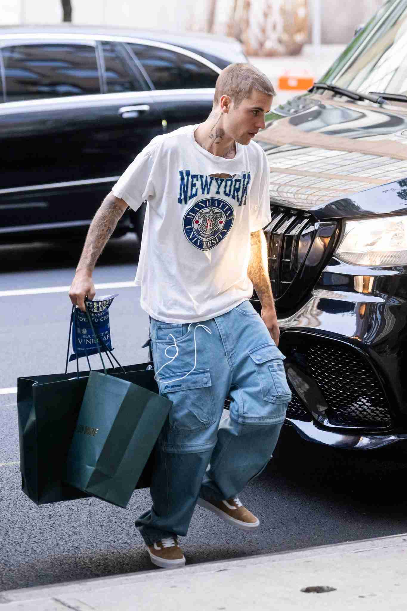 ジャスティン・ビーバーの妻、“心臓手術”成功に感謝